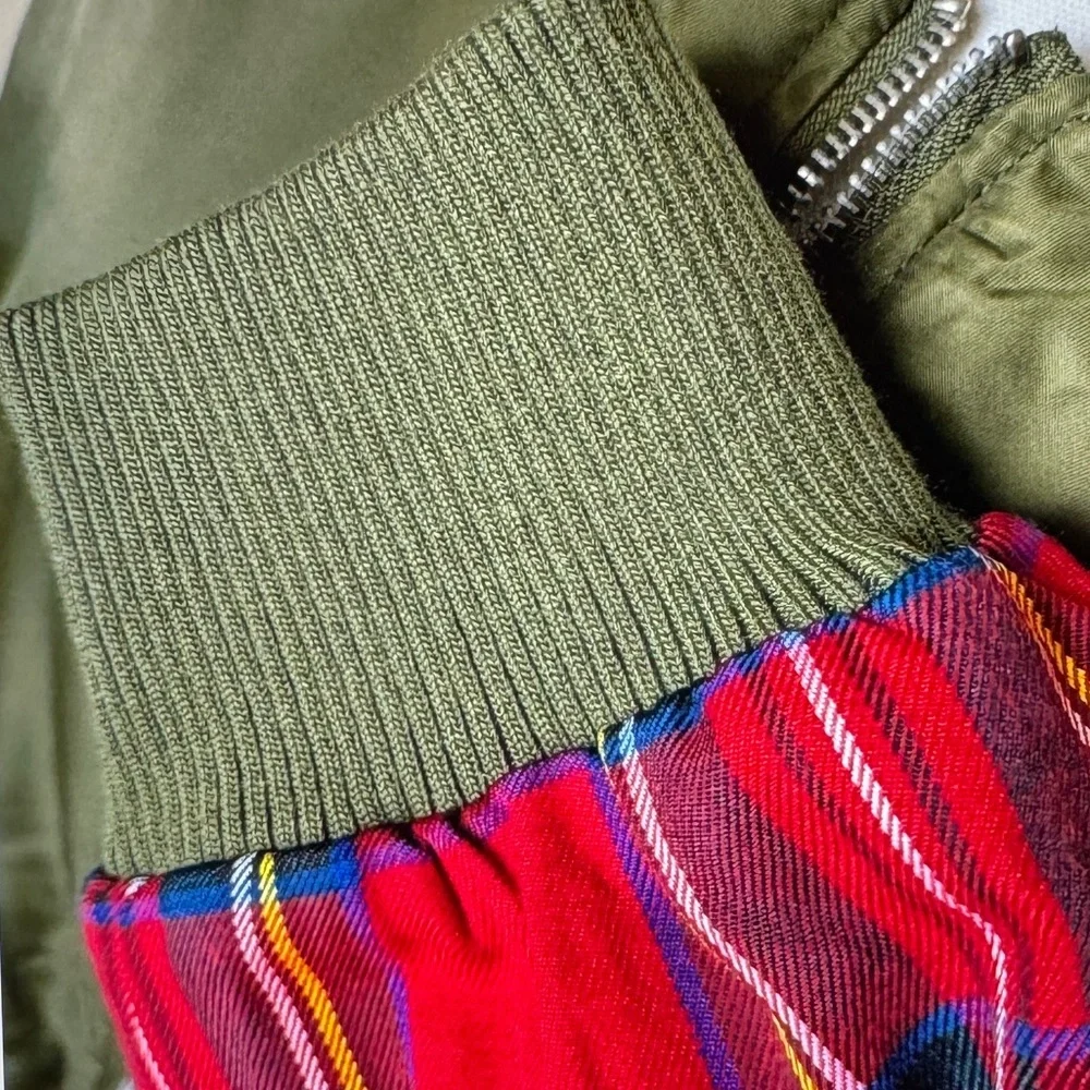 Forever 21 Women’s Green and Red Plaid Bomber Jacket Size S NWT - Picture 5 of 10